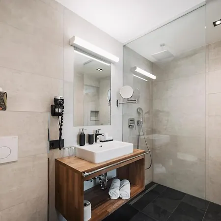 Garni St Martin - Silvretta Card Premium Betrieb בית הארחה