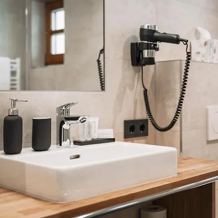 Garni St Martin - Silvretta Card Premium Betrieb Gasthof 3*